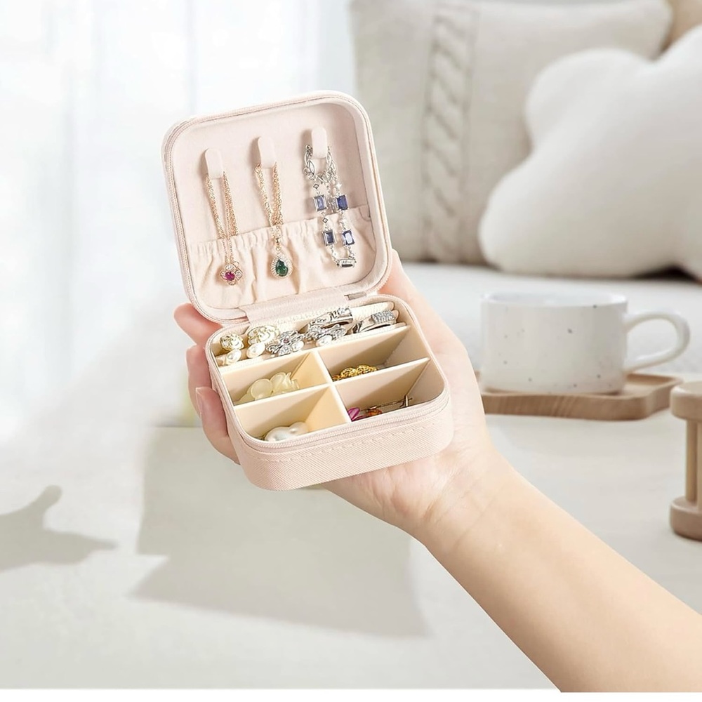 Pink Jewelry Portable Case! - Picture 2 of 10